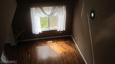 4th image of 4658 Eastern Ave SE