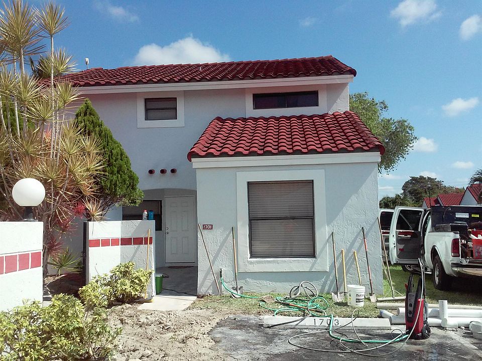 1st image of 1701 San Remo Cir