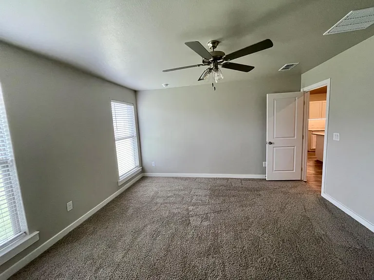 13706 Avenue R — Photo 14