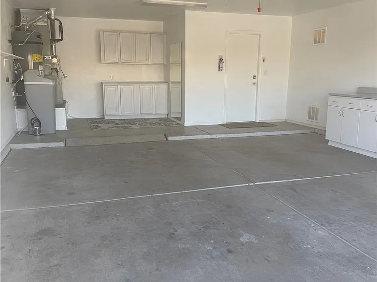 9909 Bundella Dr — Photo 45