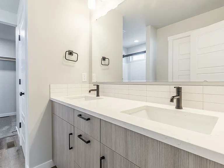 2640 N Silver Wolf Ave — Photo 29