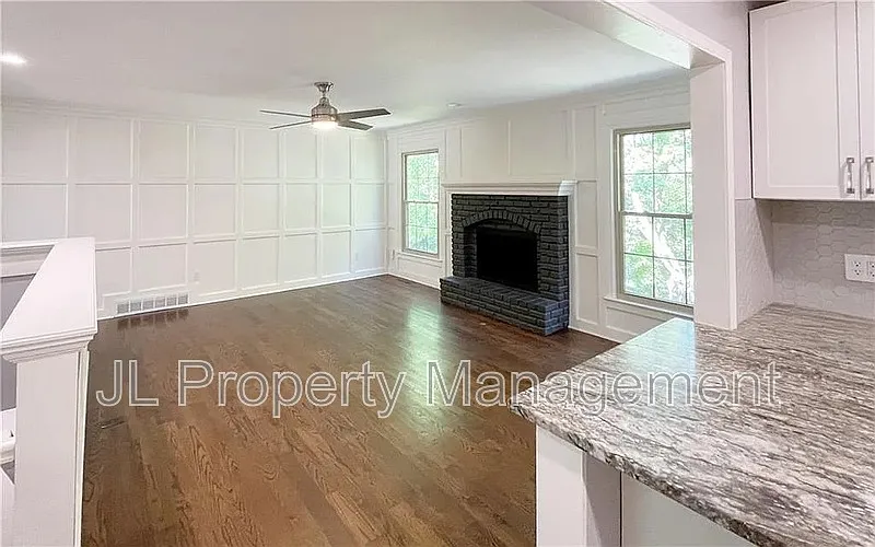 4 bed, 3.0 bath, 2200 sqft, $2,845 — Photo 4