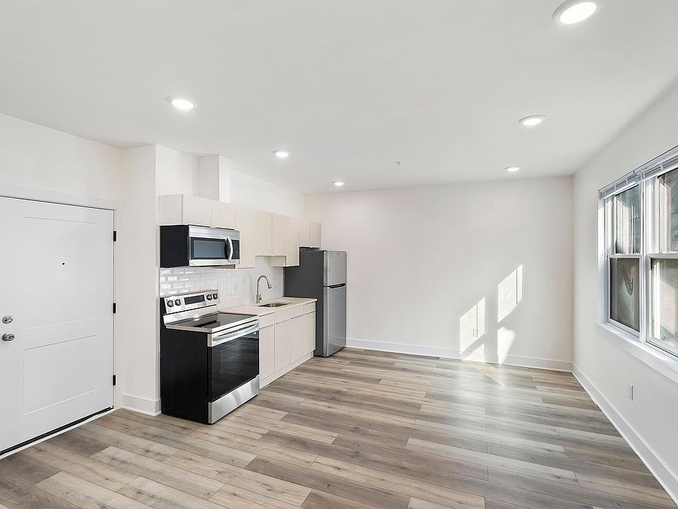 1st image of 4146 Parkside Ave Unit 201