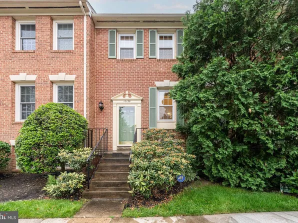 10139 Oakwood Chase Ct, Oakton, VA 22124