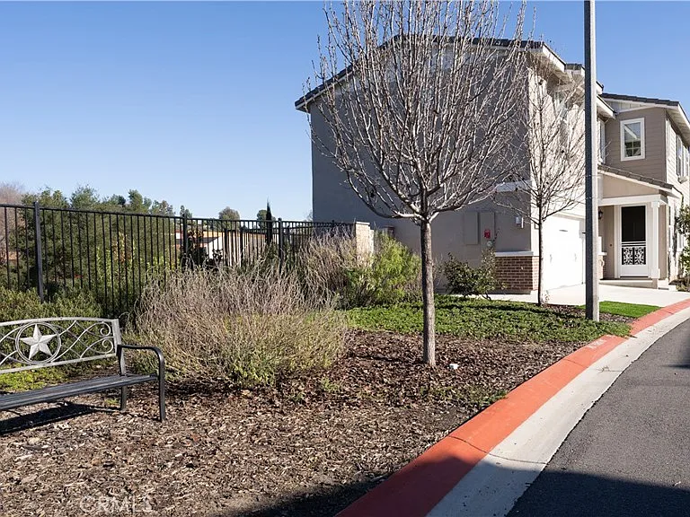 42688 Azure St — Photo 2