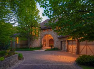 3960 Walden Shores Rd, Deephaven, MN 55391