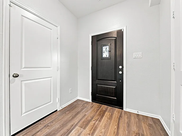 19114 Sangro Dr — Photo 4