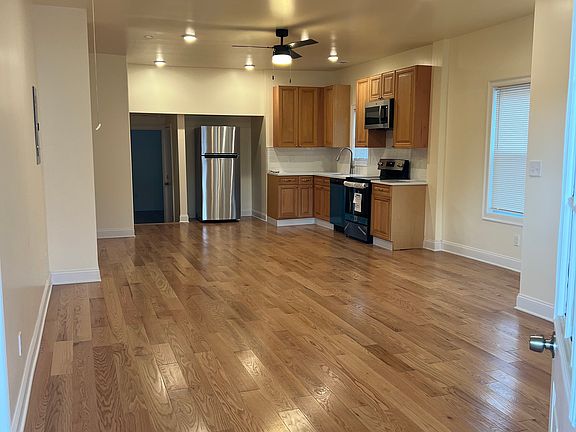 2nd image of 720 Main St APT 2