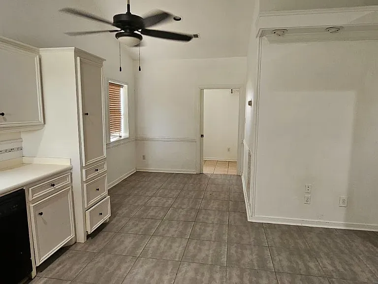 28615 Clay Rd — Photo 2