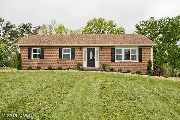 1596 Chestnut Grove Rd photo 1