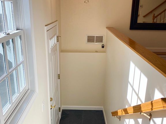 Interior entry #5