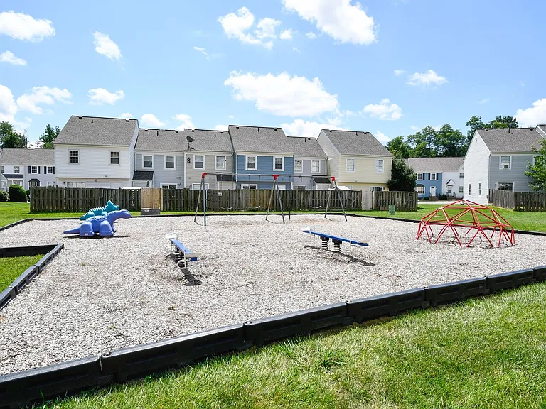 102 Chesterfield Ln #201 — Photo 4