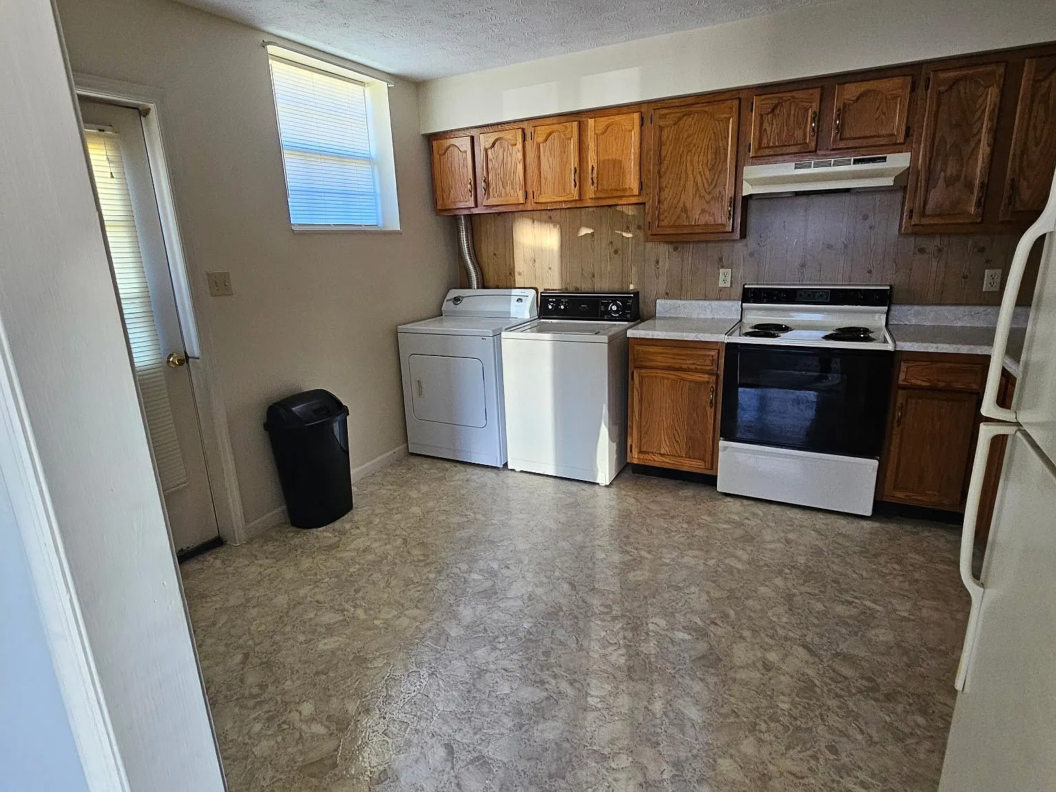 2BR, 1BA Unit in Fourplex Multifamily Home - New Tazewell, TN - $1000/month — Photo 4
