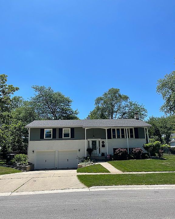 1st image of 142 N Bissell Dr