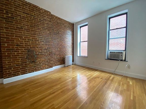 4th image of 1588 1st Ave #4W