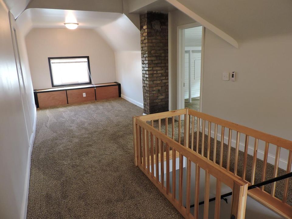 Bedroom / attic lounge