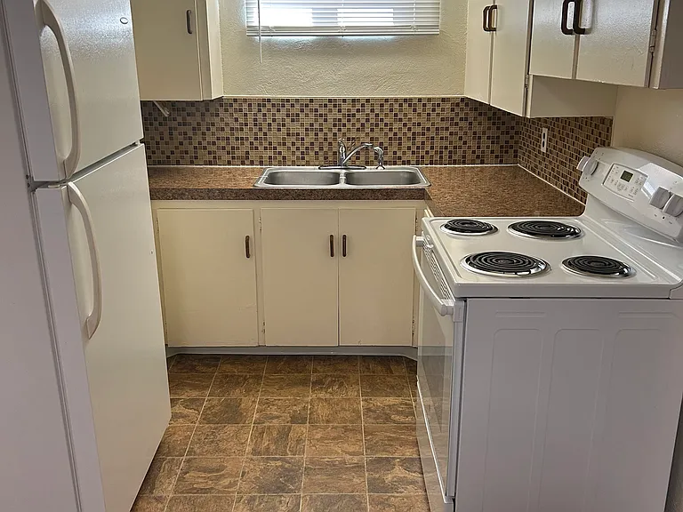 1254 Glenwood Ave #1254 — Photo 5