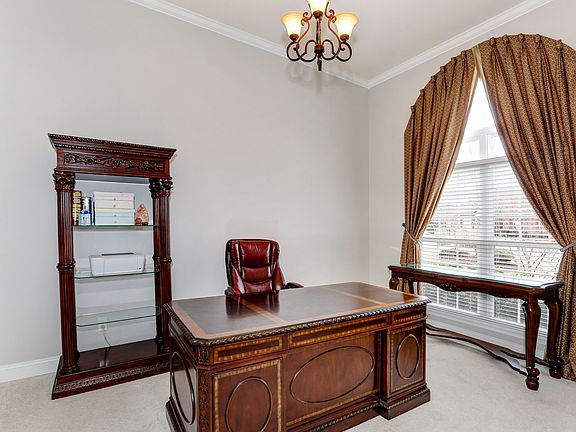 5th image of 246 Bishop Farm Way NW