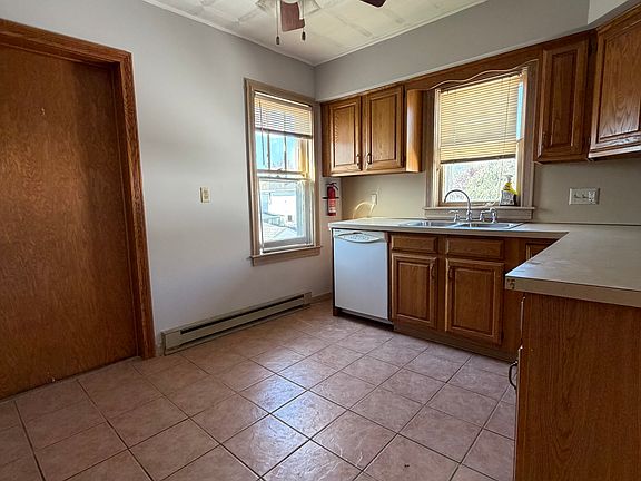 4th image of 34 Filbert St #34