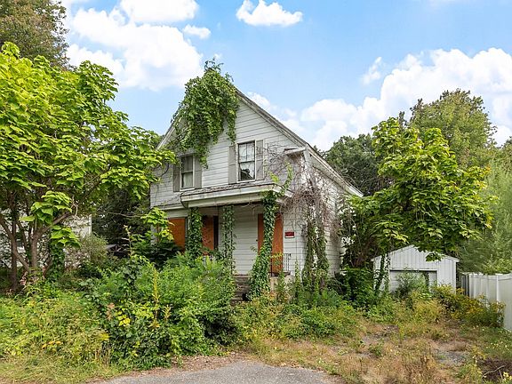 2nd image of 16 Holt St