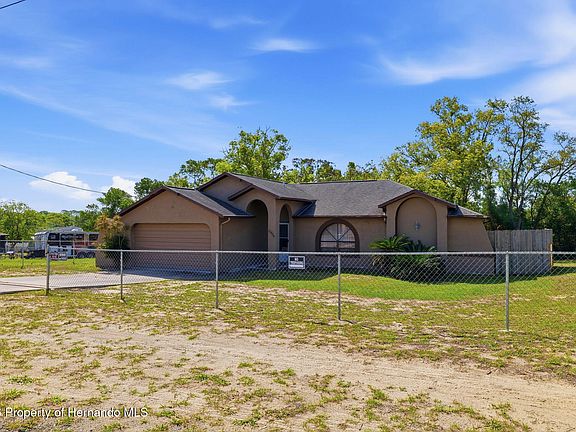 2nd image of 10464 Maderia St