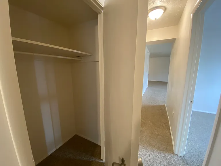 County Green Apartments — Photo 72