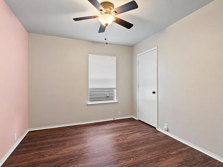 1300 Mallard Dr — Photo 13