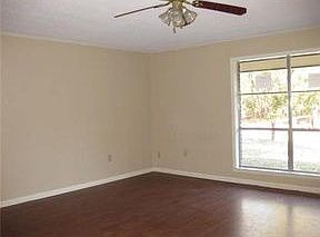 3rd image of 1705 McVeay Ln