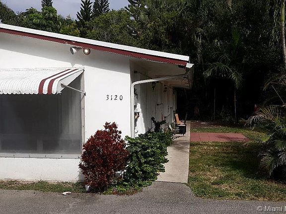 4th image of 3120 SW 15th Ave #1-2
