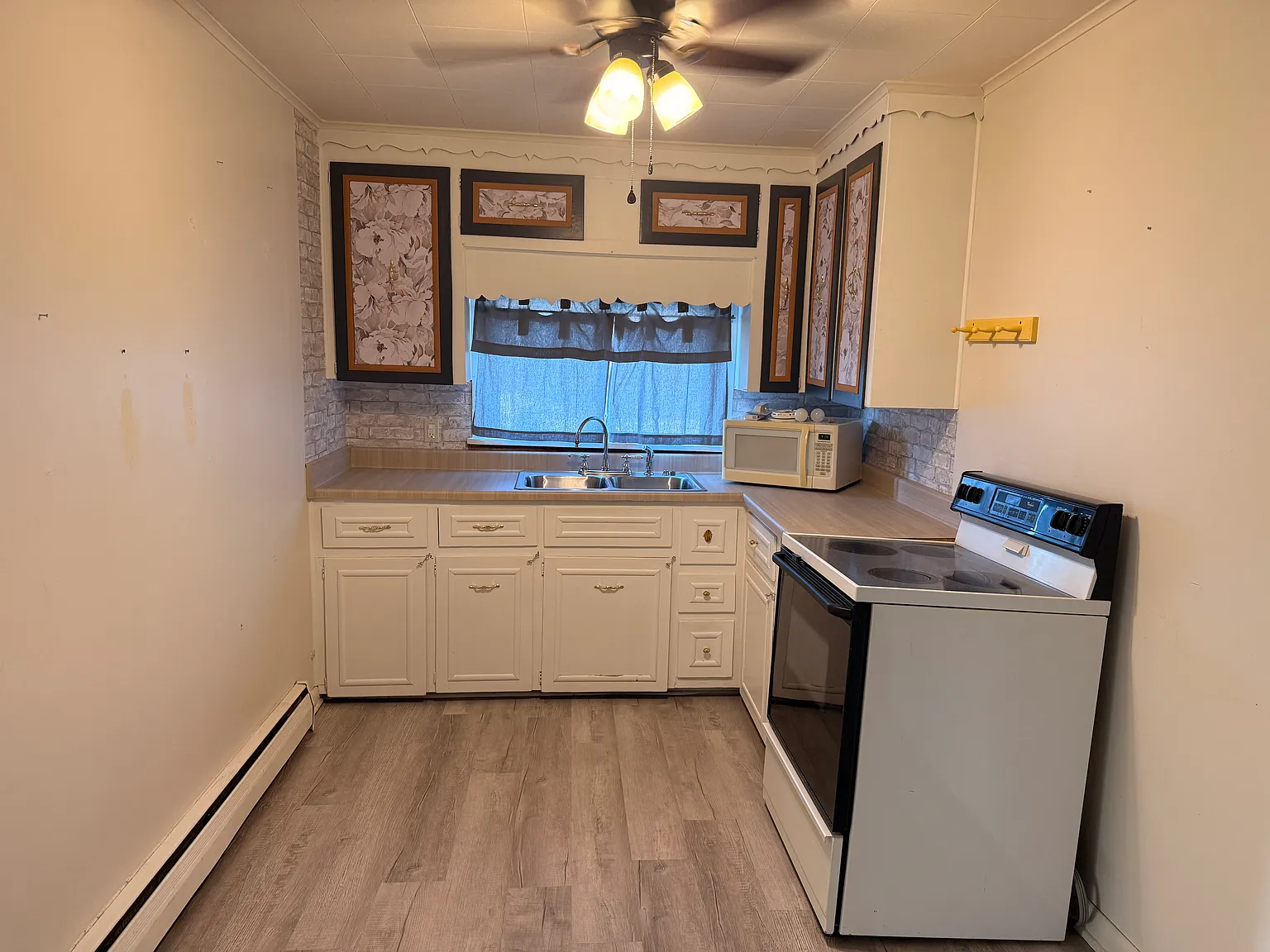 2 bed, 950 sqft, $1,200 — Photo 3