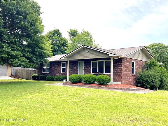 2nd image of 1026 Lees Dr