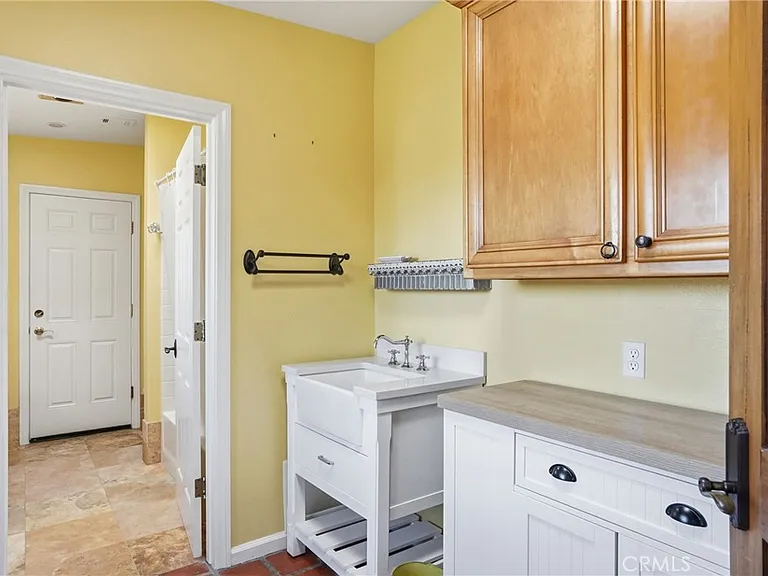 2611 Janin Way — Photo 38
