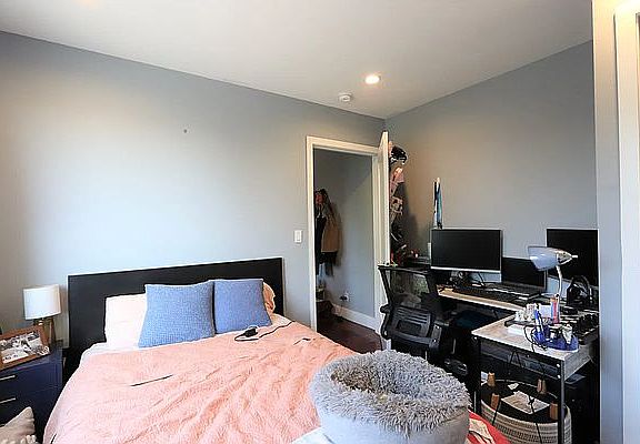 5th image of 804 Jefferson Ave APT 4B