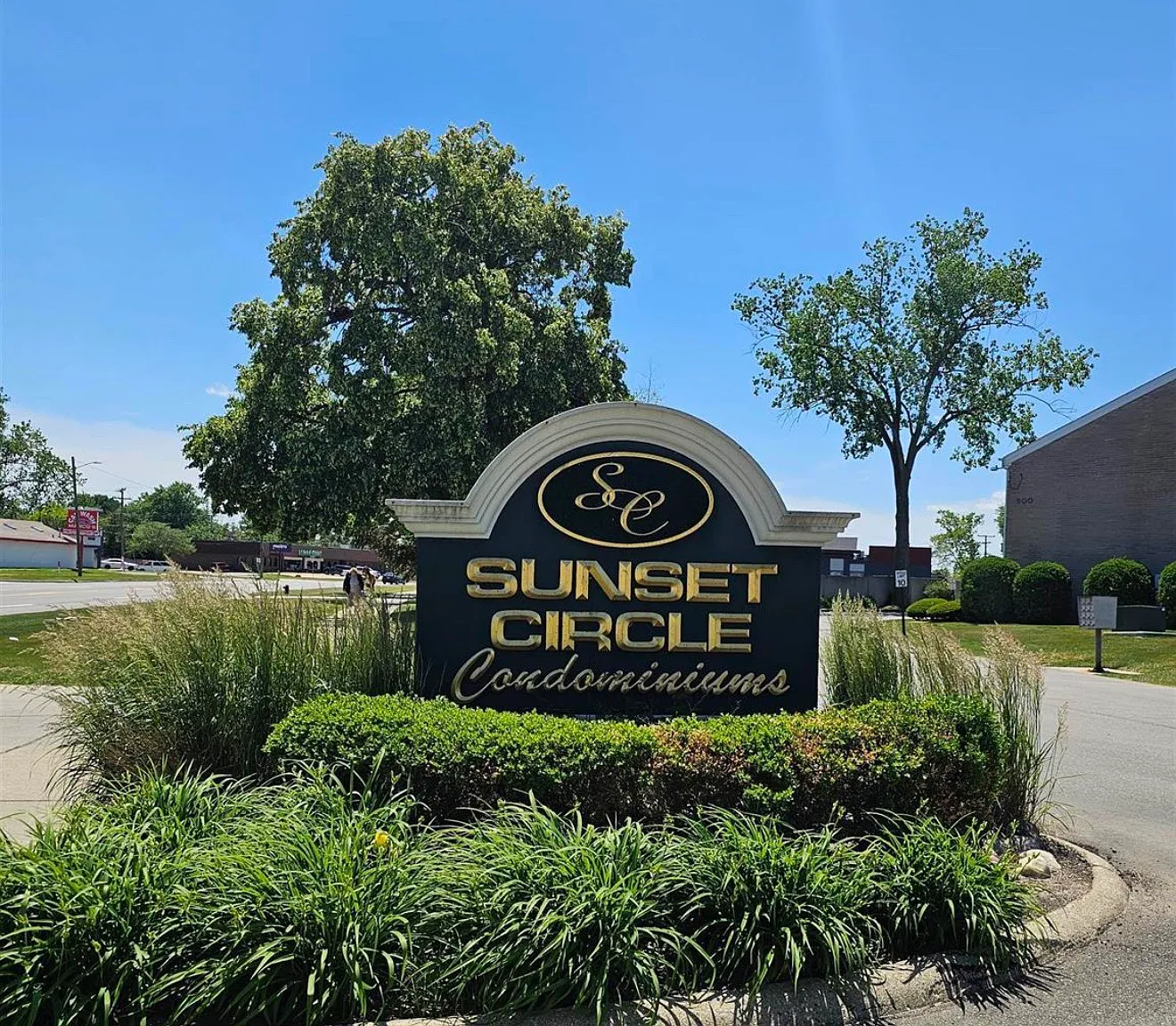 2 bed, 1000 sqft, $1,400 — Photo 2