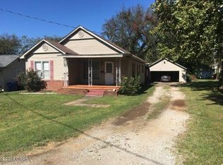 428 E 4th St, Baxter Springs, KS 66713