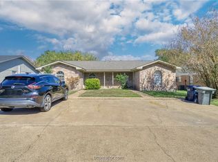 1517 Hillside Dr, College Station, TX 77845