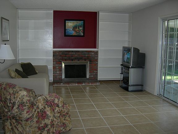 Family Room - Big and Bright!