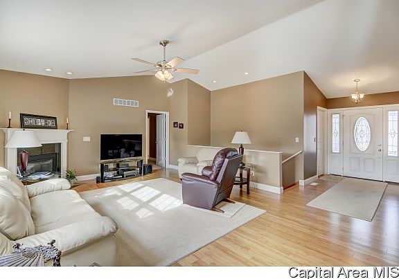 3rd image of 330 Meredith Dr