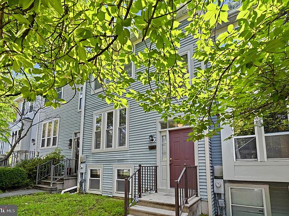 2nd image of 8112 Wooded Glen Ct