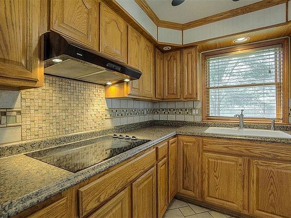 3rd image of 5809 Sloan Ave