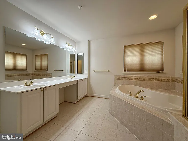 4415 Medallion Dr — Photo 30