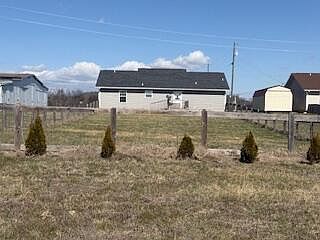 2nd image of 221 Maggie Way
