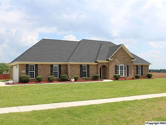 2nd image of 103 Birdie Ln