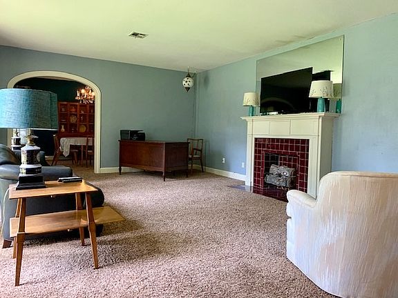 4th image of 2058 Briarcliff Dr