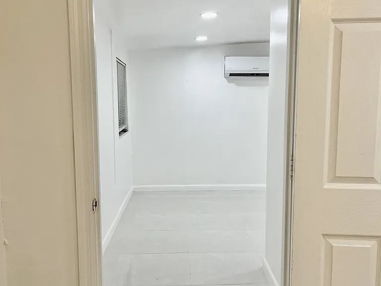 920 SW 29th Way #2/1 — Photo 7