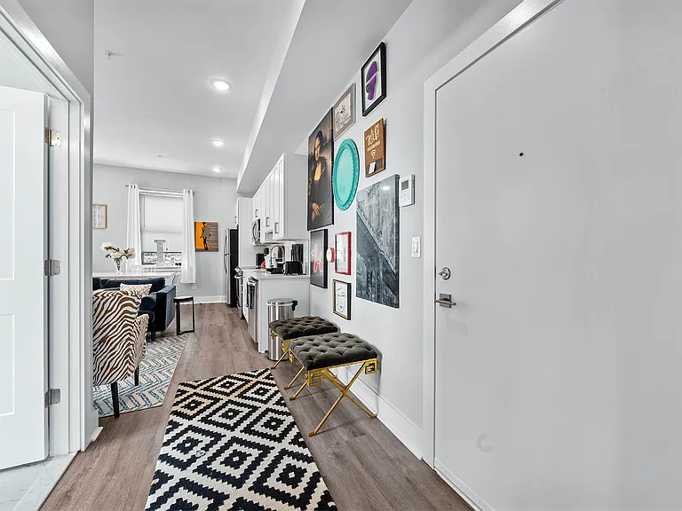 Dickinson Lofts — Photo 31
