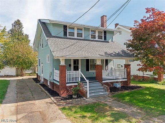2nd image of 160 Claremont Ave NW
