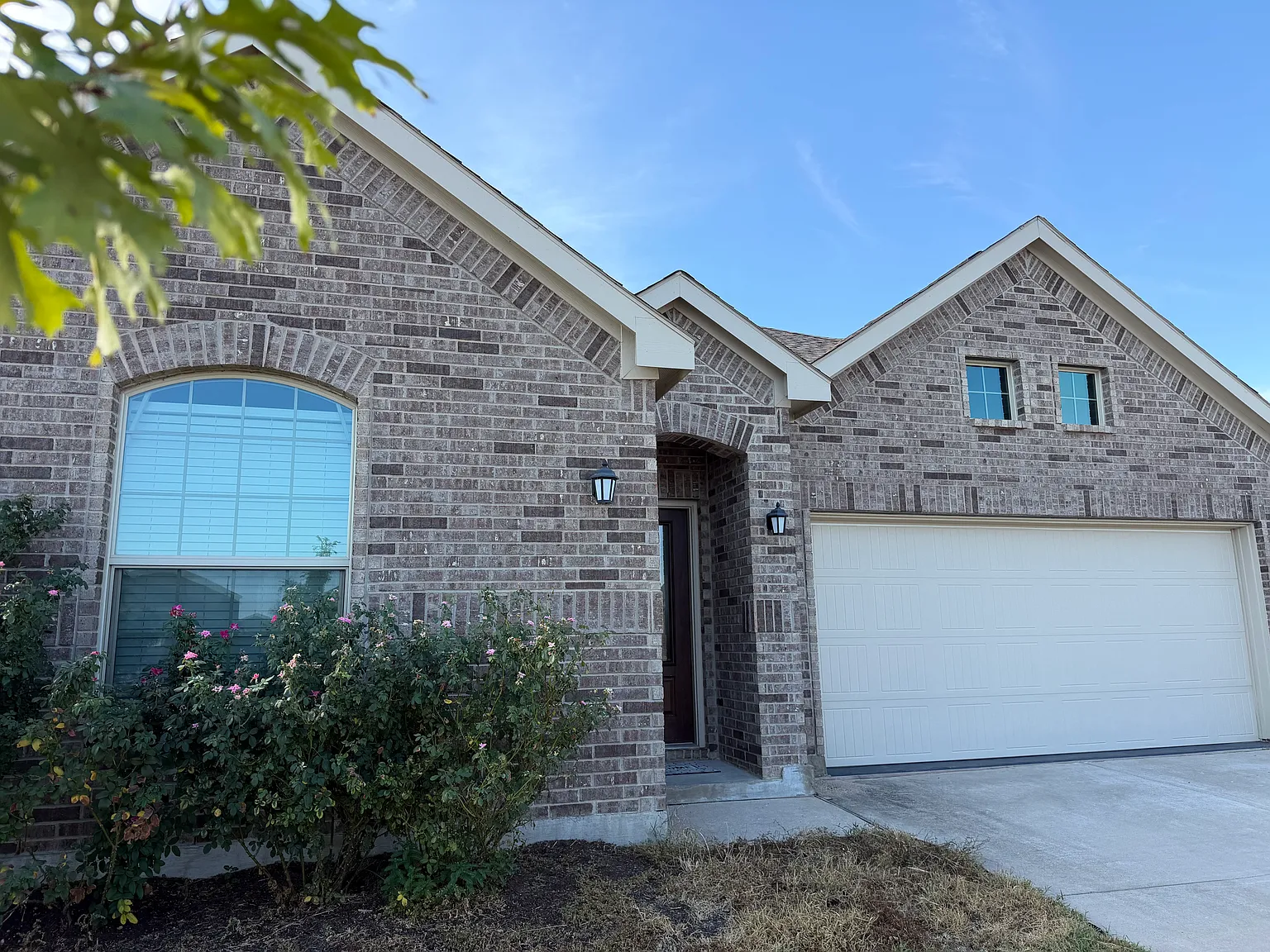 3 bed, 1606 sqft, $1,950 — Photo 2