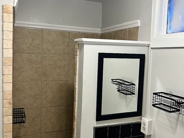 1216 E Duffy St #A — Photo 12