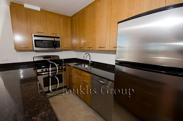 Rented by Bouklis Group | media 4